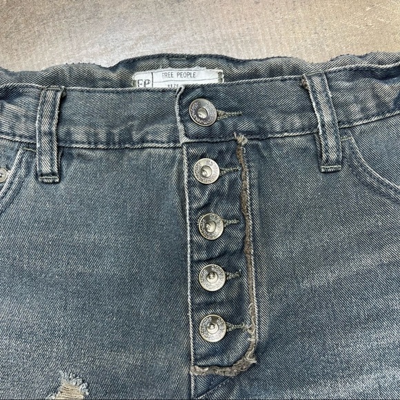 Free People Distressed Button Fly Black Jean Short size 27 - Picture 7 of 10
